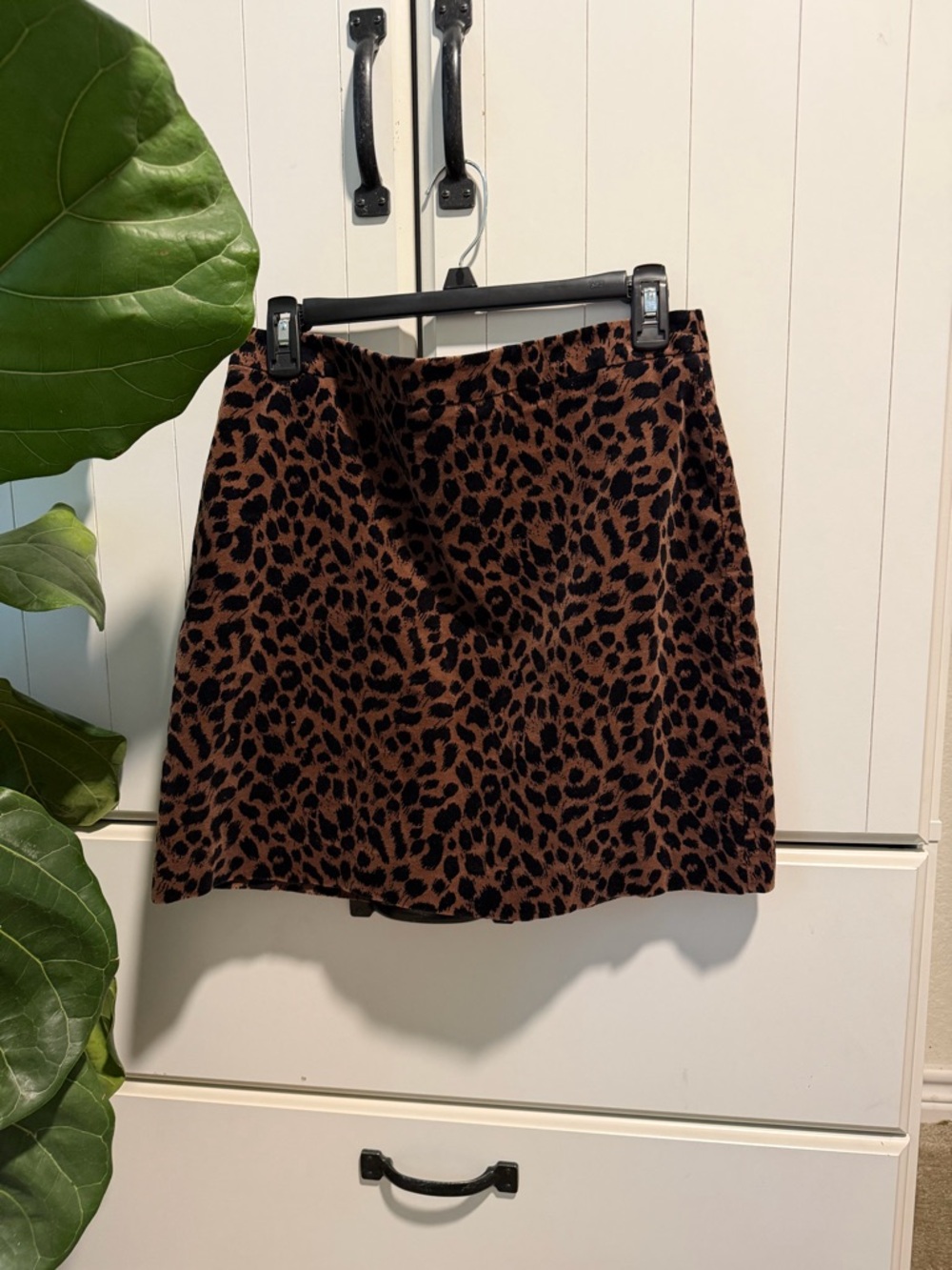 049 LOFT Brown and Black Leopard-Print Mini Skirt Sz 4